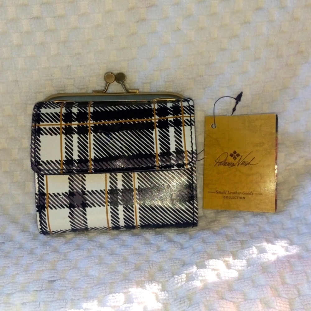 Patricia Nash wallet